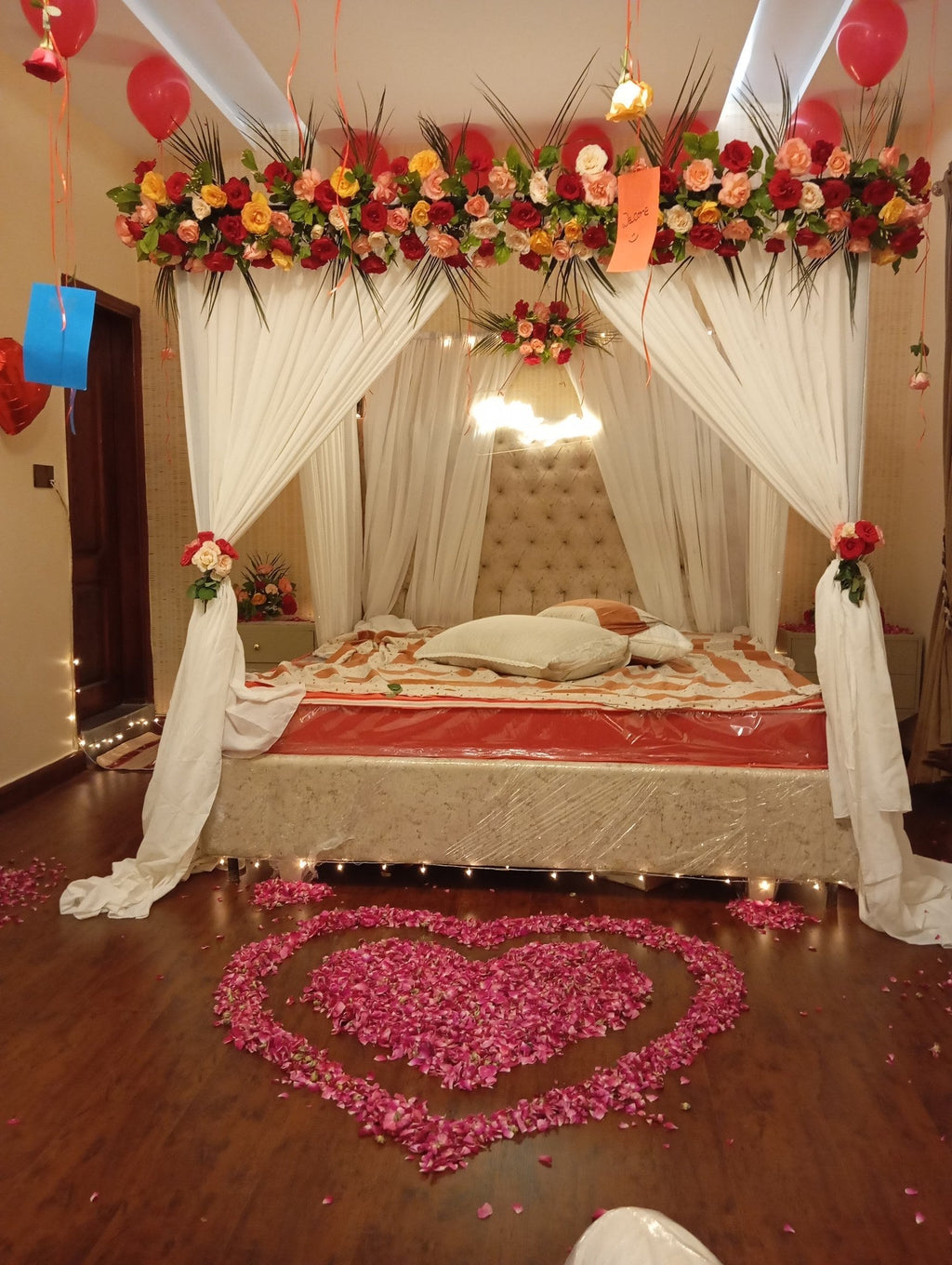 Luxury Real Flowers Wedding Room Decoration – Red & White Theme - view 3
