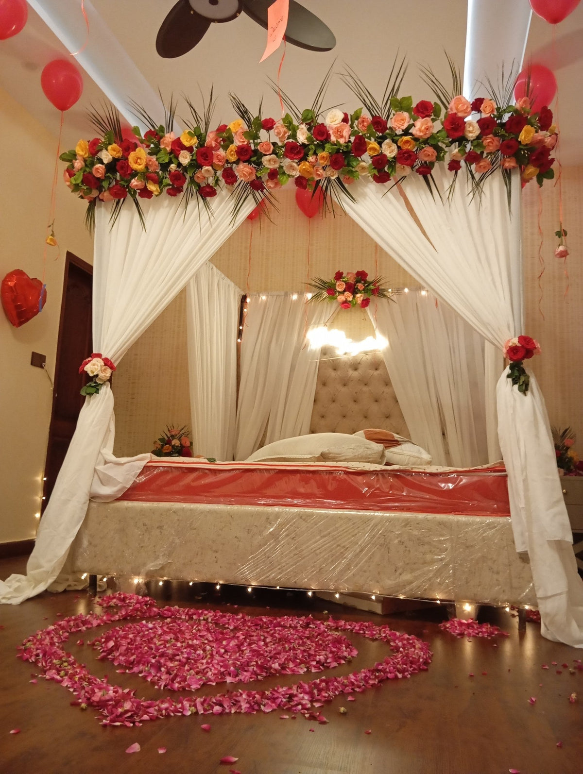 Luxury Real Flowers Wedding Room Decoration – Red & White Theme - view 4