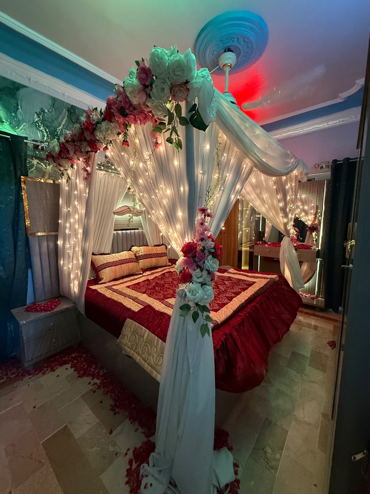 Romantic Red & White Wedding Room Decor Package - view 2