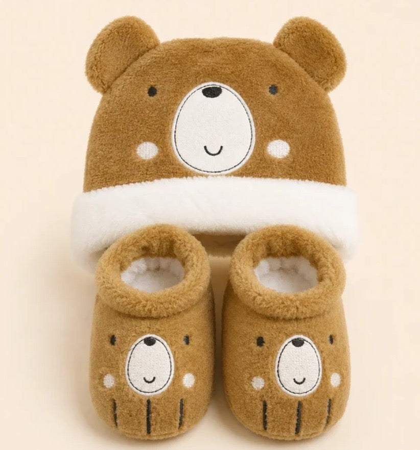 Brown teddy bear baby cap and booties
