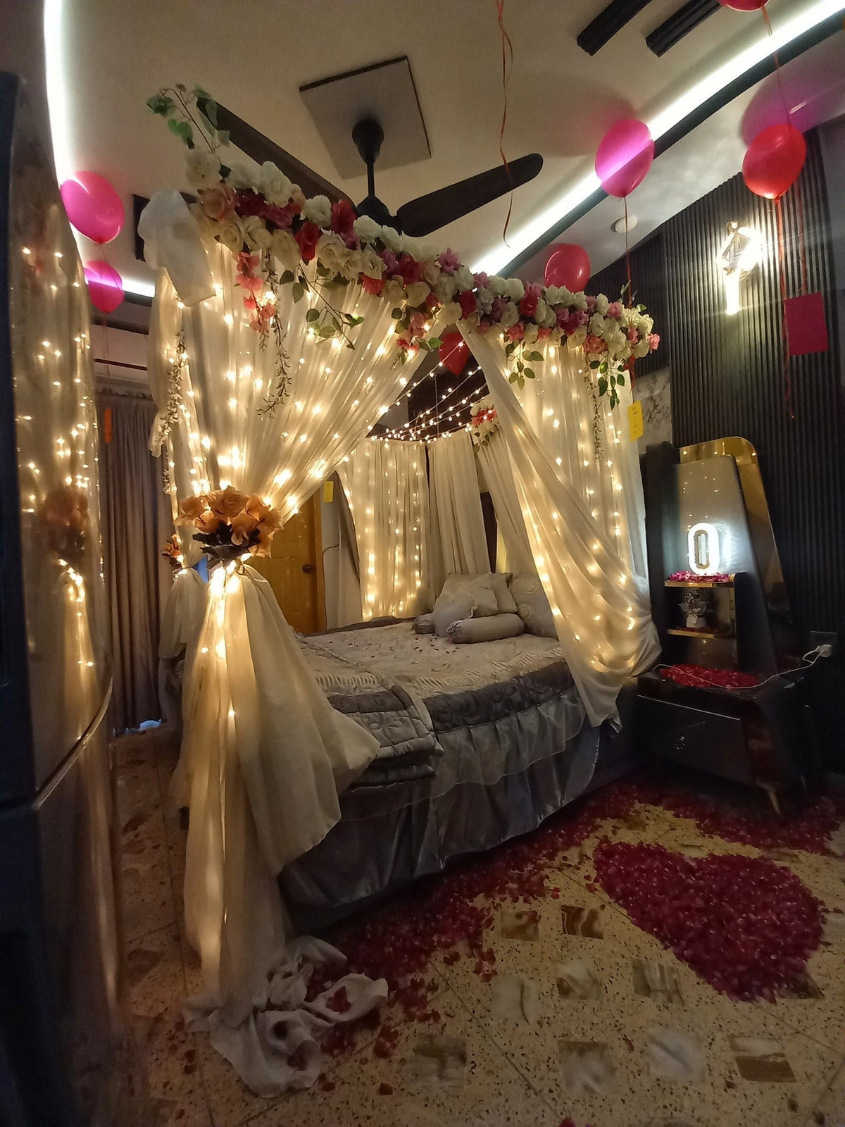 Classic red and white curtain wedding room decor Karachi floral setup – image 4