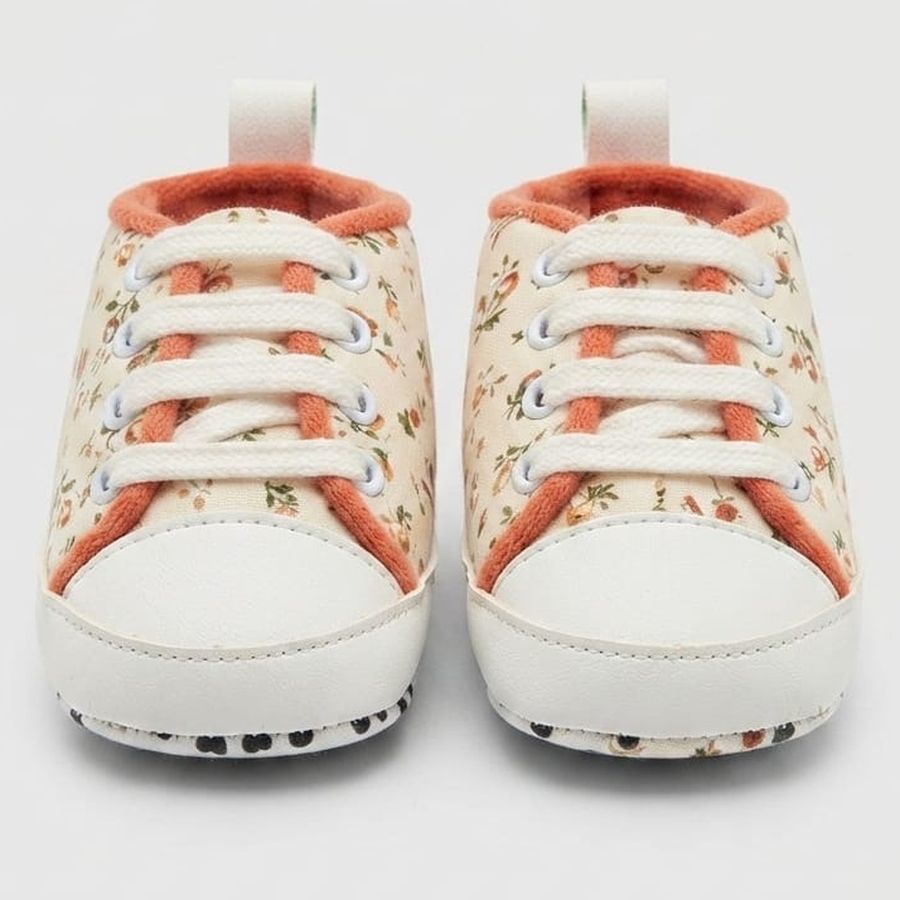 Cream Floral Lace-Up Baby Shoes close-up view – soft sole baby shoes – Belinda Store