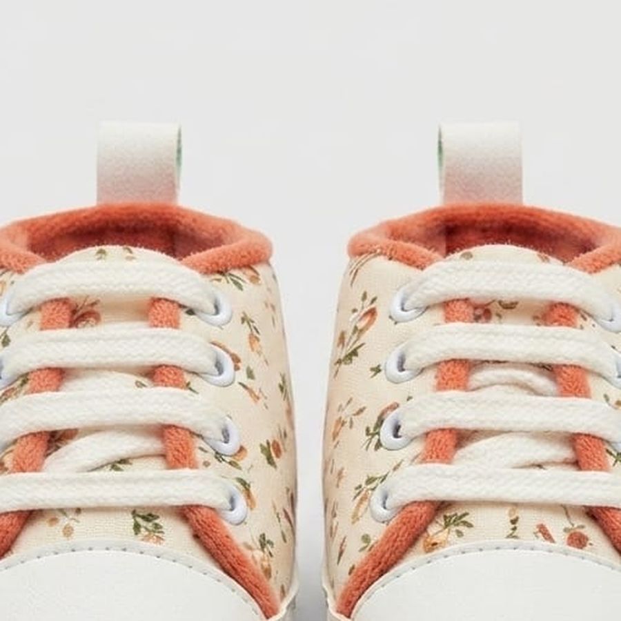 Cream Floral Lace-Up Baby Shoes design detail – soft sole baby shoes – Belinda Store
