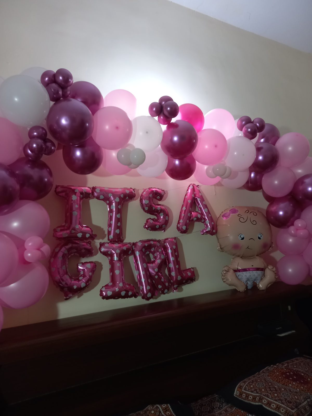 It's a Girl Room Decor – Pink & Magenta Balloon Garland with Baby Foil Balloon
