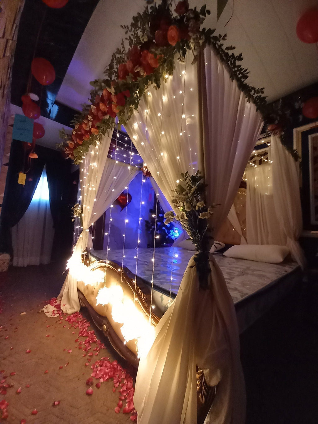 Luxury wedding room decoration Karachi with real flowers and fairy lights – image 1