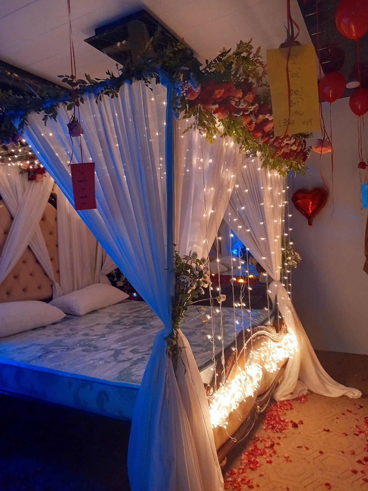 Luxury wedding room decoration Karachi with real flowers and fairy lights – image 5