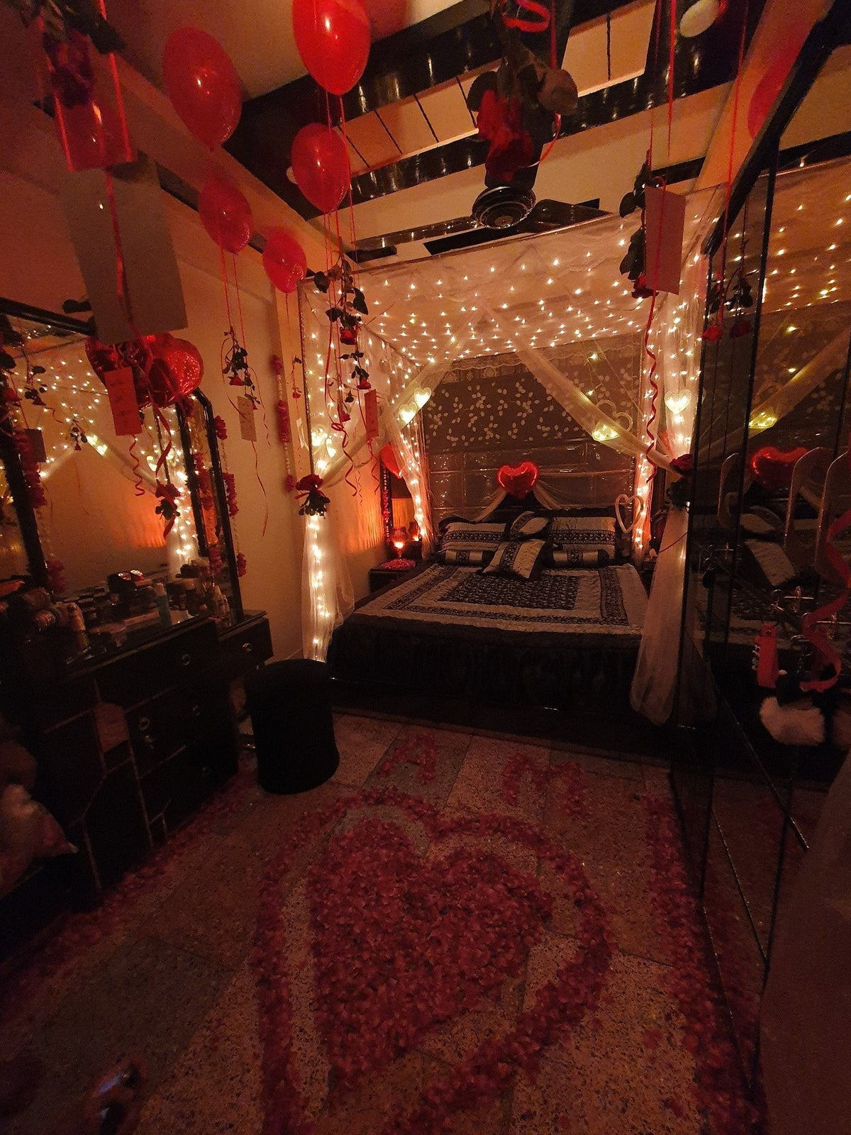 Real flowers hanging wedding room decor Karachi with white net and fairy lights – image 2