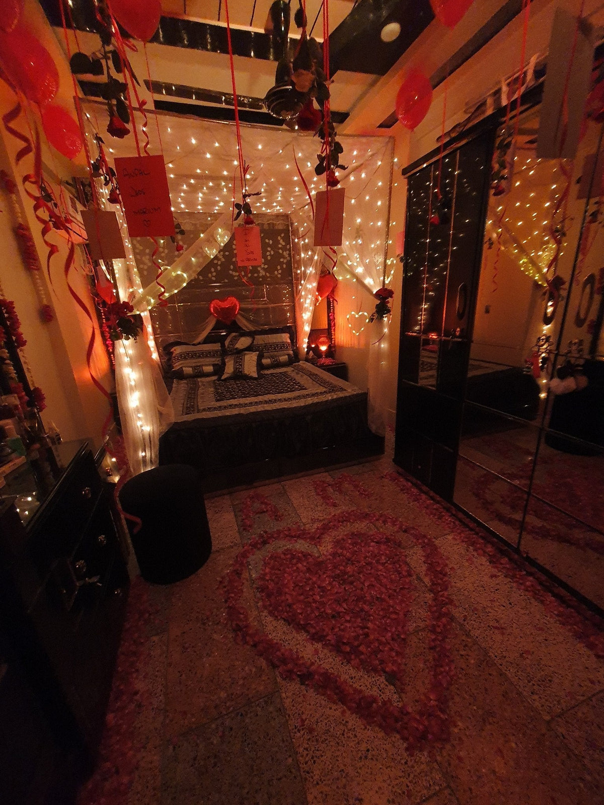 Real flowers hanging wedding room decor Karachi with white net and fairy lights – image 3