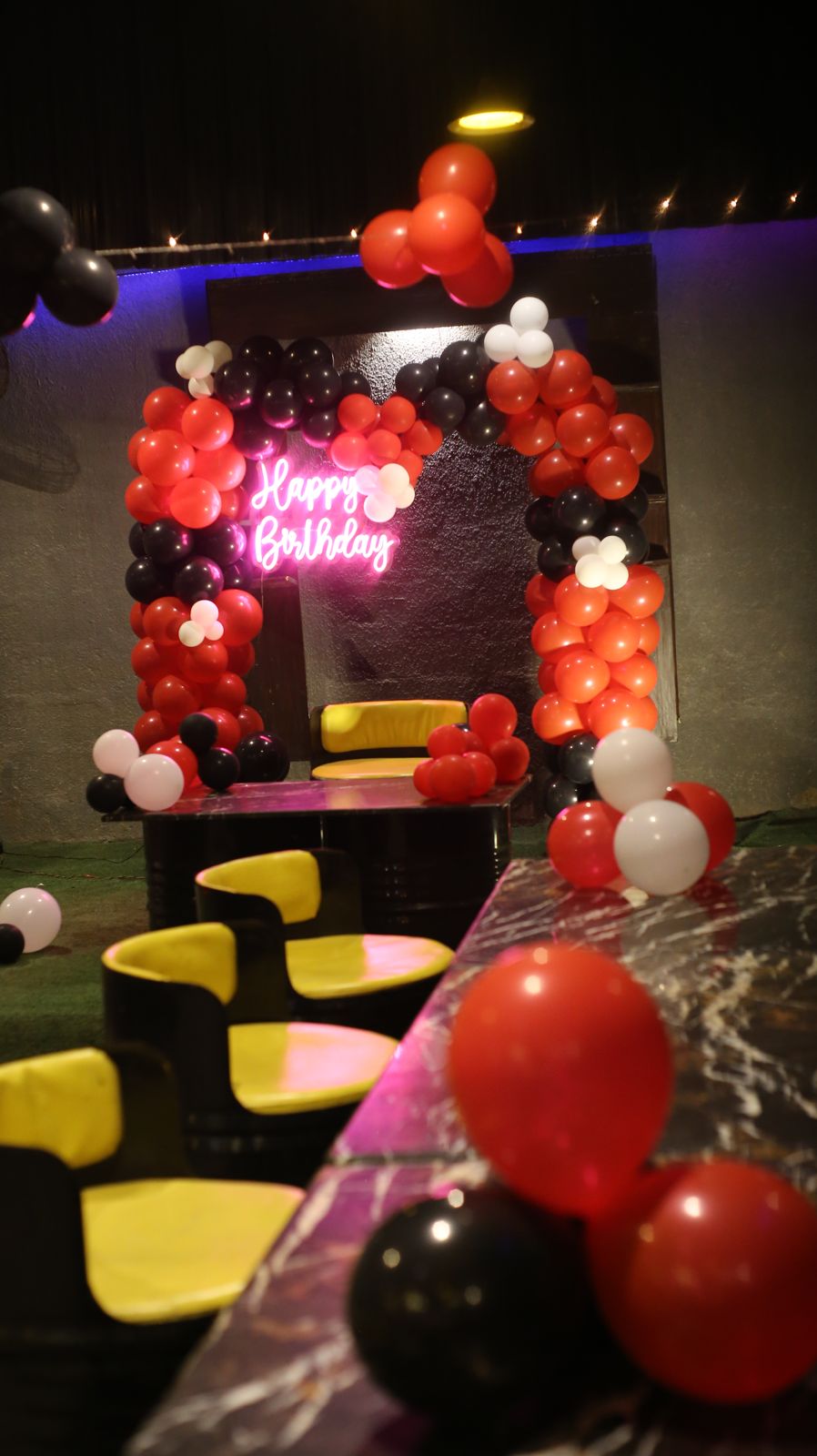 Red & Black Birthday Decor – Neon Happy Birthday Sign with Balloon Arch & Gold Name Letters