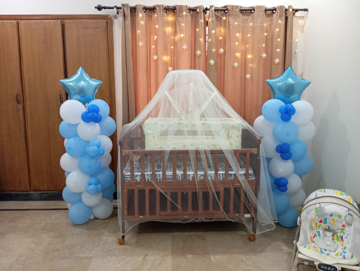 Welcome Baby Boy Decoration – Blue & Gold Balloon Garland, Cot & Lounge Decor