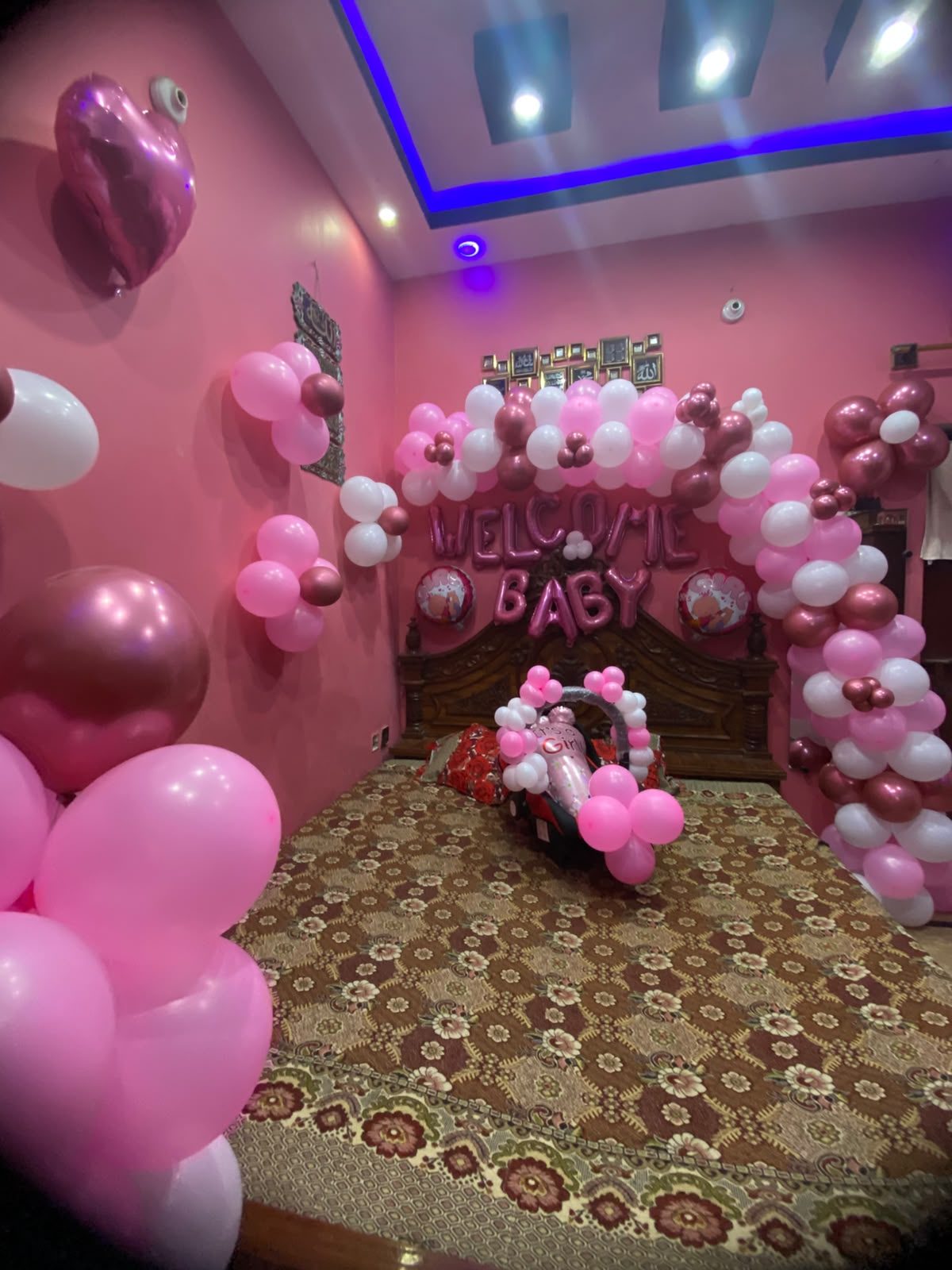 Welcome Baby Girl Decoration – Pink & White Balloon Arch with It's a Girl Foil